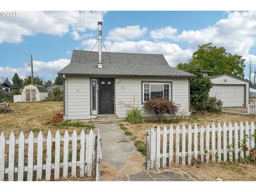 985 5th St, Gervais, OR, 97026-8956 | Card Image