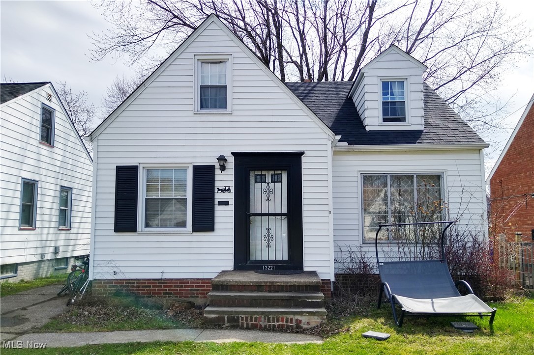 Highlandview Ave, Cleveland, OH 44135