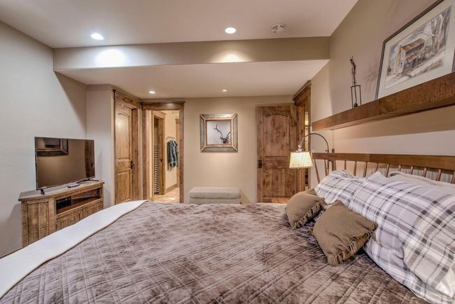 Lower level bedroom #5 with shared bathroom to bedroom #4. | Image 40