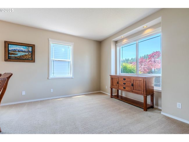 308 Sw 38 Th Loop, House other with 4 bedrooms, 3 bathrooms and 3 parking in Gresham OR | Image 7