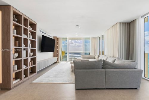 3906-17875 Collins Ave, Sunny Isles Beach, FL, 33160-2718 | Card Image