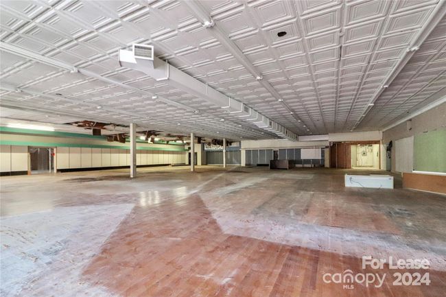 interior | Image 31