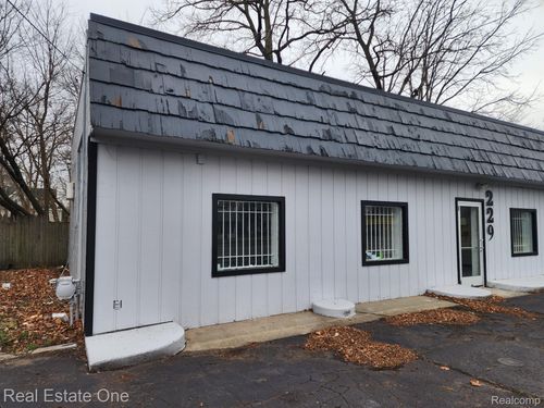 229 W Cesar E Chavez Ave, Lansing, MI, 48906-4810 | Card Image