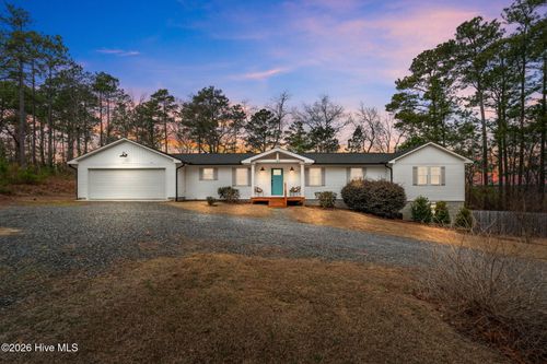 180 One Down St, Southern Pines, NC, 28387-6404 | Card Image