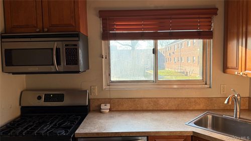 apt-1-1013 Rottkamp St, Valley Stream, NY, 11580-1641 | Card Image