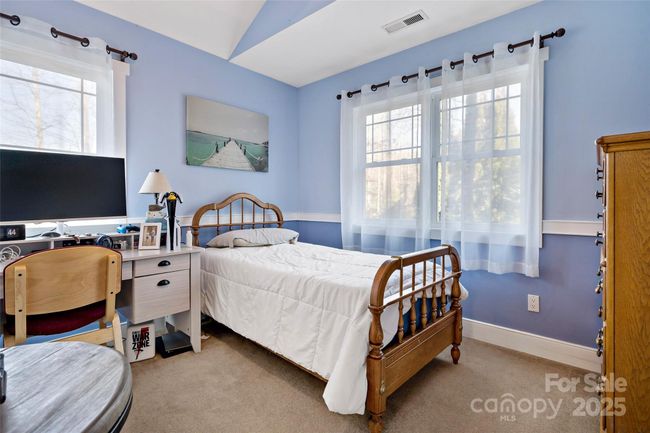 Bedroom upstairs | Image 25