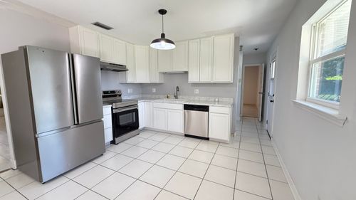 6 Chelsea Dr Nw, Fort Walton Beach, FL, 32547-1606 | Card Image