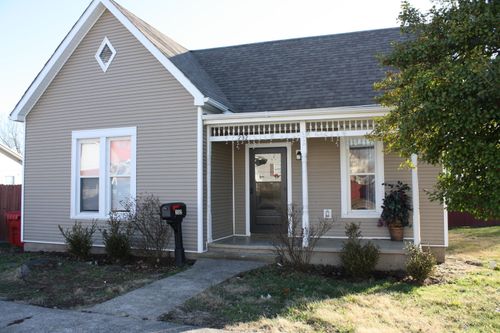 232 E Oak St, Nicholasville, KY, 40356-1210 | Card Image