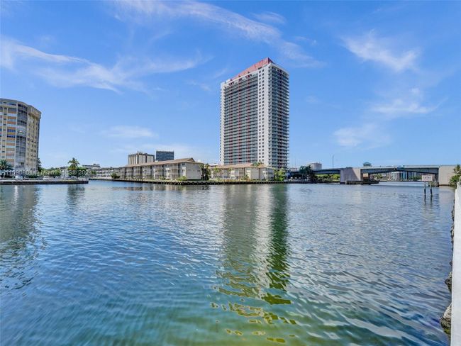 1702 - 1833 S Ocean Dr, Condo with 2 bedrooms, 2 bathrooms and null parking in Hallandale Beach FL | Image 62