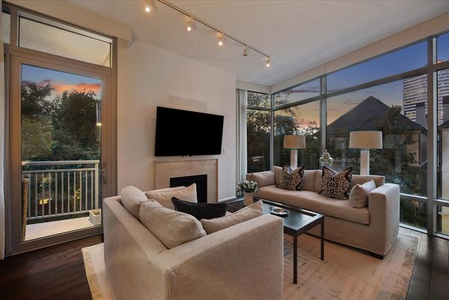 Here is another beautiful evening view from the living area. | Image 28