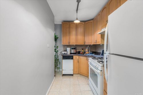 apt-2j-34-20 78th St, Jackson Heights, NY, 11372-2572 | Card Image