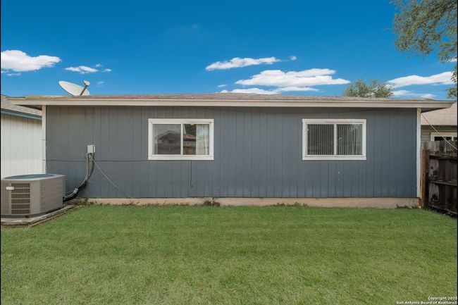8147 Easy Meadow Dr, House other with 3 bedrooms, 2 bathrooms and null parking in Converse TX | Image 21