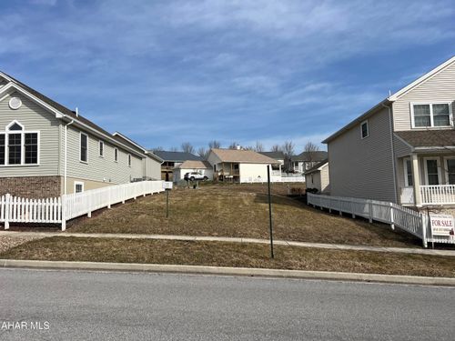 509 Holliday Hills Dr, Hollidaysburg, PA, 16648-3234 | Card Image