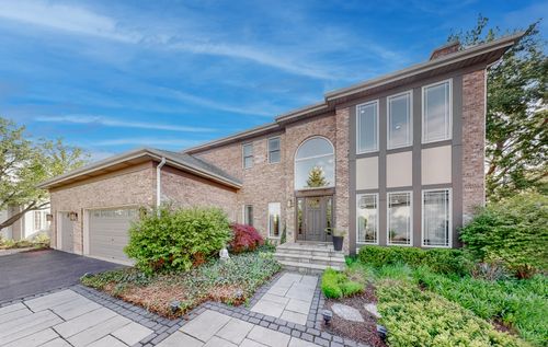 526 Spruce Ln, Lisle, IL, 60532-4370 | Card Image