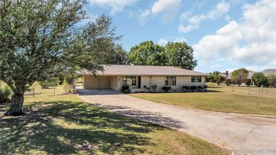 2101 Vineyard Street, House other with 3 bedrooms, 2 bathrooms and null parking in Davis OK | Image 2