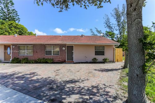 4824 Saratoga Rd, West Palm Beach, FL, 33415-5665 | Card Image