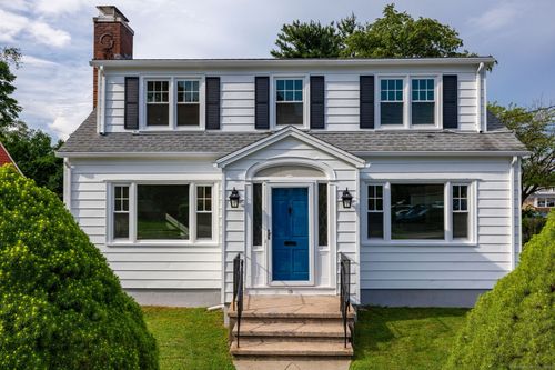 19 Robert St, Hamden, CT, 06514-3017 | Card Image
