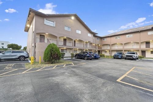 apt-4203-8851 Nw 119th Street, Hialeah, FL, 33018 | Card Image