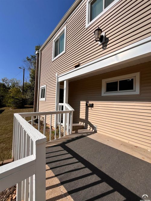 apt-22-255 N Michigan St, Lawrence, KS, 66044-1077 | Card Image