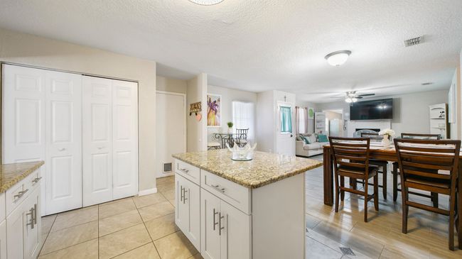 11428 Rustic Pines Cir E, House other with 4 bedrooms, 3 bathrooms and null parking in JACKSONVILLE FL | Image 9