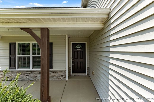 324 New Castle Ln, House other with 3 bedrooms, 3 bathrooms and null parking in Spring Lake NC | Image 4
