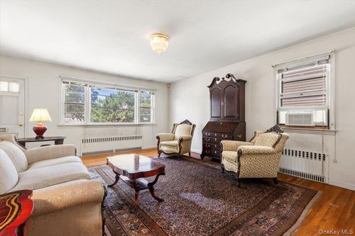 96 Rossiter Ave, Yonkers, NY, 10701-5011 | Card Image