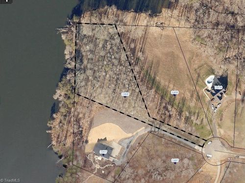3498 Country Ln, Reidsville, NC, 27320-8207 | Card Image