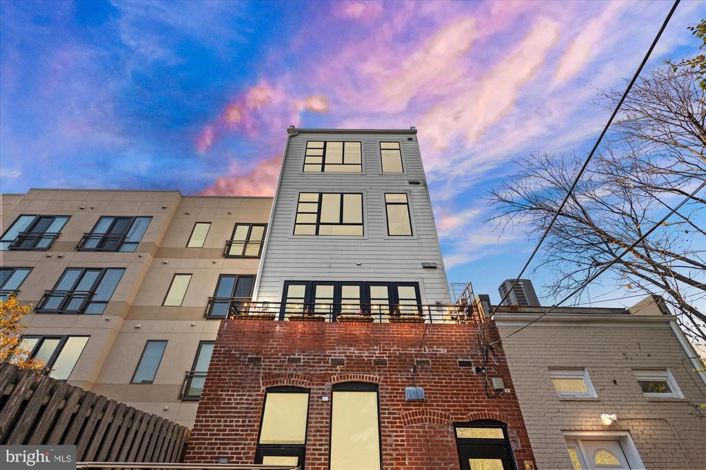 Residential in WASHINGTON 4
