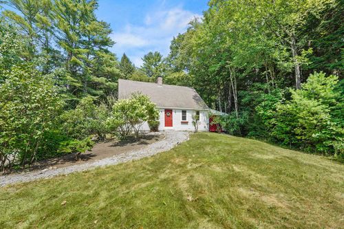 132 Old Mill Pond Rd, Henniker, NH, 03242-6151 | Card Image