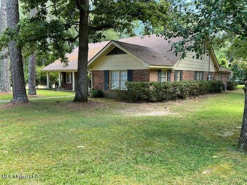 271 Woodland Dr, Forest, MS, 39074-3529 | Card Image