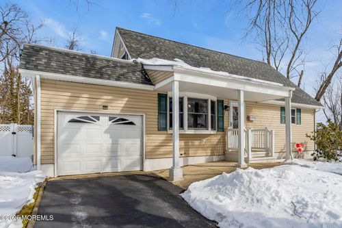 8 Trinity Pl, Jackson, NJ, 08527-1822 | Card Image