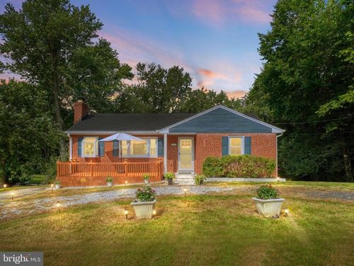 6305 Middleton Ln, TEMPLE HILLS, MD, 20748-3707 | Card Image