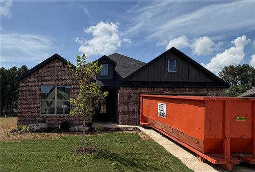 2310 N Lexington St, Siloam Springs, AR, 72761-7285 | Card Image