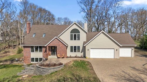 1661 Park Ave N, West Lakeland, MN, 55082-1800 | Card Image