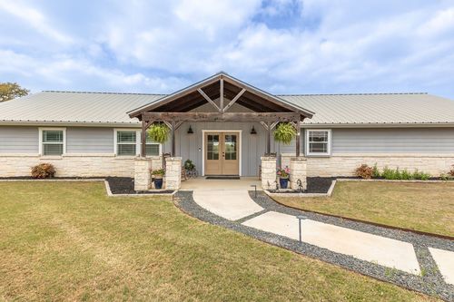 579 Triple S Trl, Johnson City, TX, 78636-5459 | Card Image