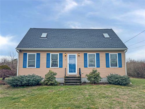 72 Vista Circle, North Kingstown, RI, 02852 | Card Image