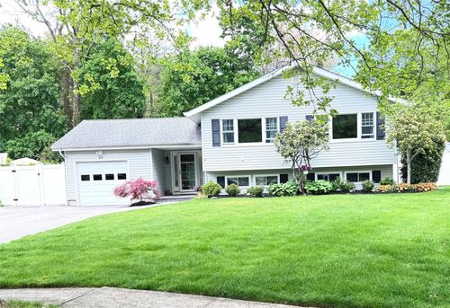 21 Salisbury Dr N, East Northport, NY, 11731-1340 | Card Image