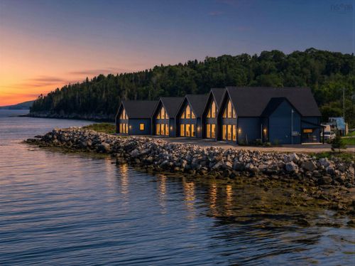 16 Compass Cove Crt, Fox Point, NS, B0J1T0 | Card Image
