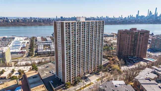 APT-25J - 250 Gorge Rd, Home with 3 bedrooms, 2 bathrooms and null parking in Cliffside Park NJ | Image 44
