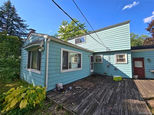 5969 Pleasant Dr, Waterford, MI, 48329-3346 | Card Image