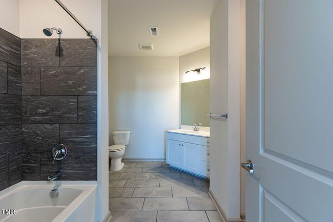 021-1280x960-master-bathroom | Image 21