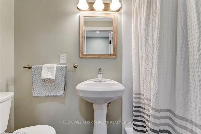 16 Settlers Dr, House other with 3 bedrooms, 2 bathrooms and 4 parking in Kitchener ON | Image 17