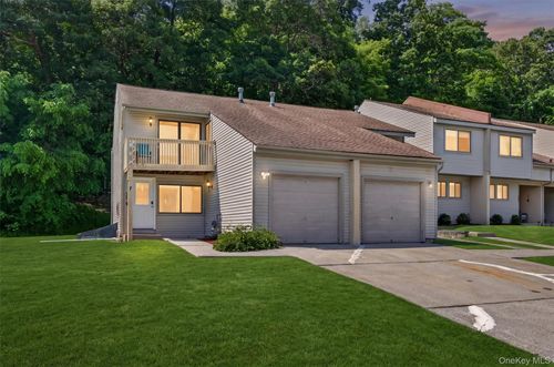 202 Concord Ln, Middletown, NY, 10940-6655 | Card Image