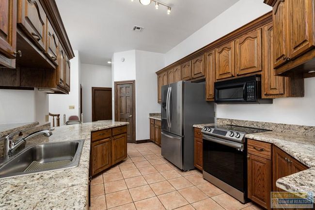 1810 N Shore Dr, House other with 3 bedrooms, 3 bathrooms and 2 parking in Port Isabel TX | Image 6