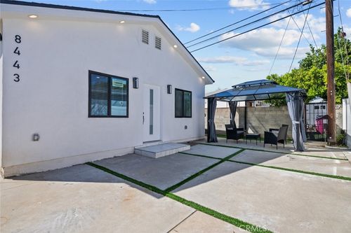 8443 Colbath Ave, Panorama City, CA, 91402-3703 | Card Image