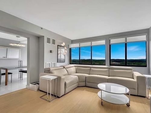 apt-1505n-250 Hammond Pond Pkwy, Chestnut Hill, MA, 02467-1563 | Card Image