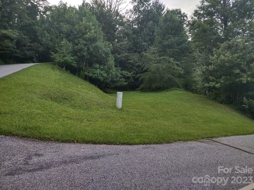 62-70 Wedge Loop Ct, Mills River, NC, 28759-7407 | Card Image