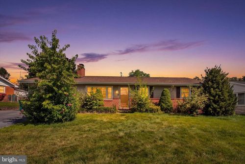 926 Park St, WAYNESBORO, PA, 17268-2151 | Card Image