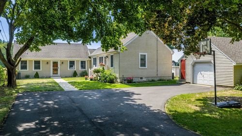 34 River Rd, Mattapoisett, MA, 02739-1400 | Card Image