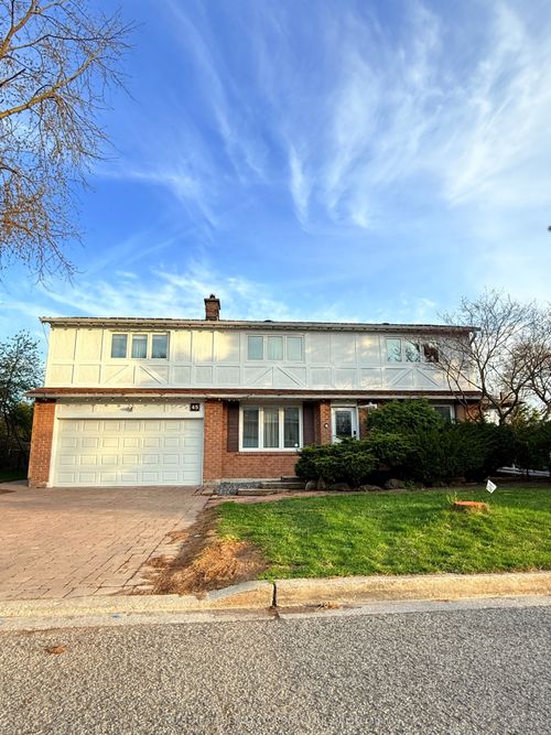45 Henricks Rd, Thornhill, ON, L3T5J2 | Card Image